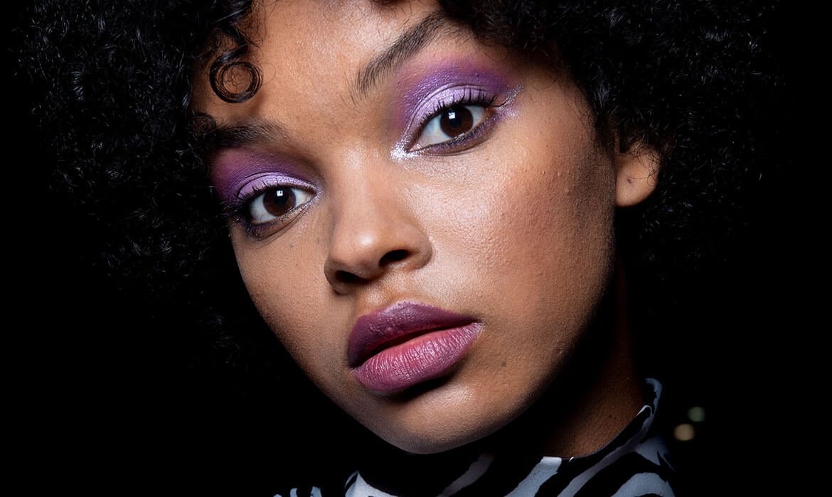 El protagonista de tu maquillaje monocromático en tonos morados puede ser el pintalabios Eternal Vamp de Infalible 24H de L’Oréal Paris.